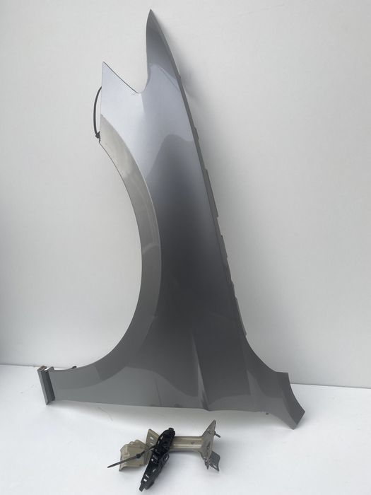 Aripa st fata vw Passat B8 cu toți suporti / cod de culoare LB7W