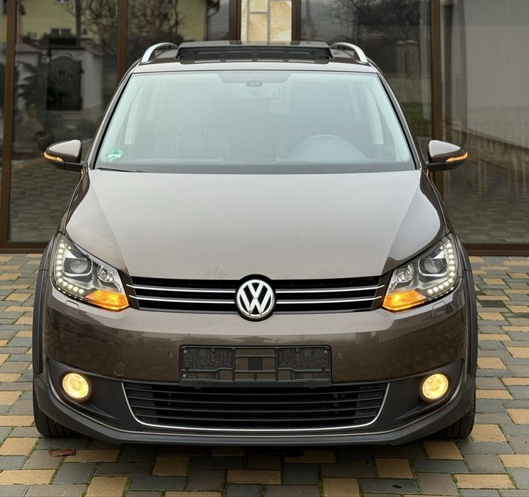 Vw Touran Cross • 2013 2.0D • Mokka Brown • Panoramic Led Xenon