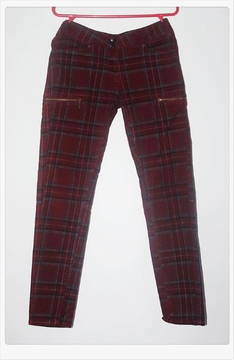 Blugi burgundy tartan Punk Rock Goth model tartan marca S.Oliver