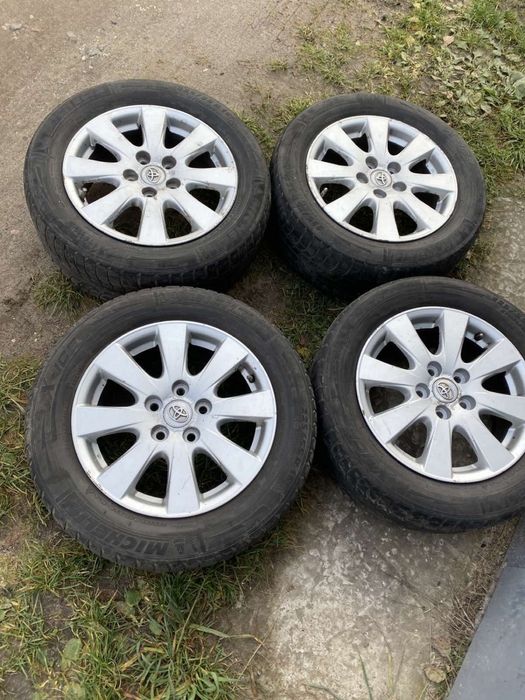 Продам диски с зимними шинами на камри
