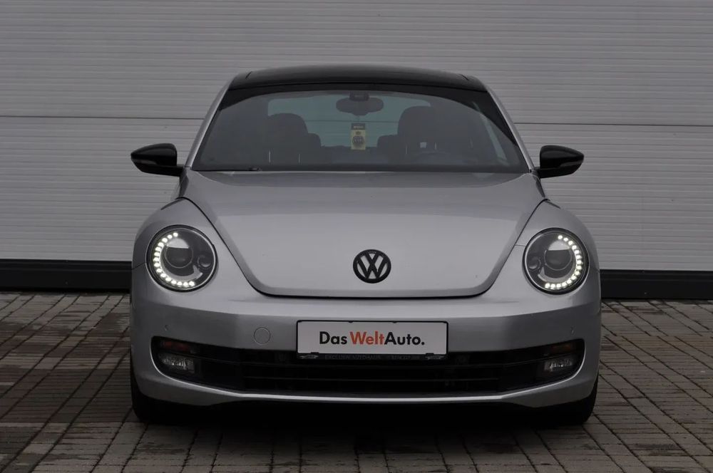Volkswagen Beetle Buburuză răsfățată, caută proprietar nou cu poftă de aventuri...
