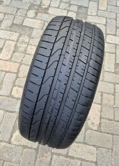 O bucată 285/40 R22 vară - una Pirelli
