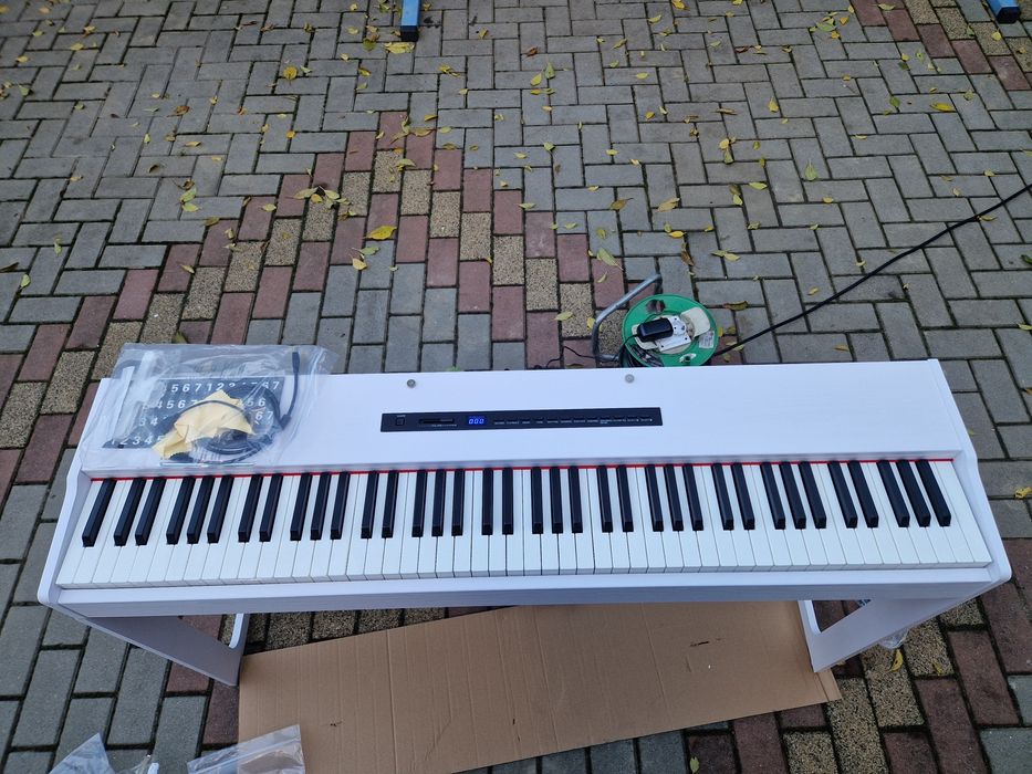 Pian electronic nefolosit