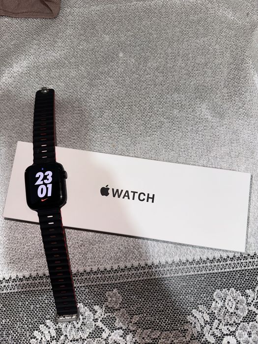 Apple Watch SE 2 (44mm) Midnight с 2 години гаранция