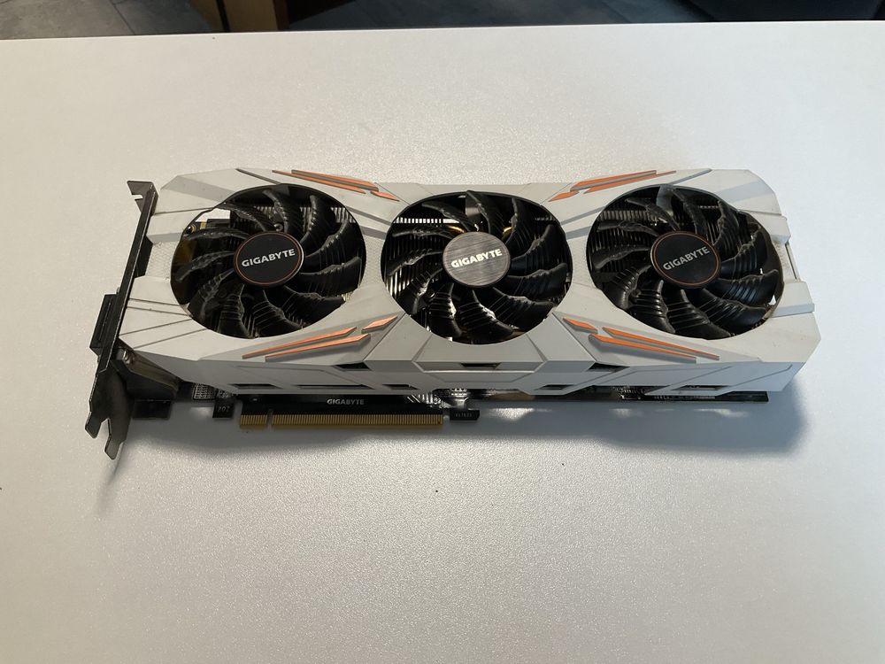 Gigabyte GeForce GTX 1080 Ti с три вентилатора