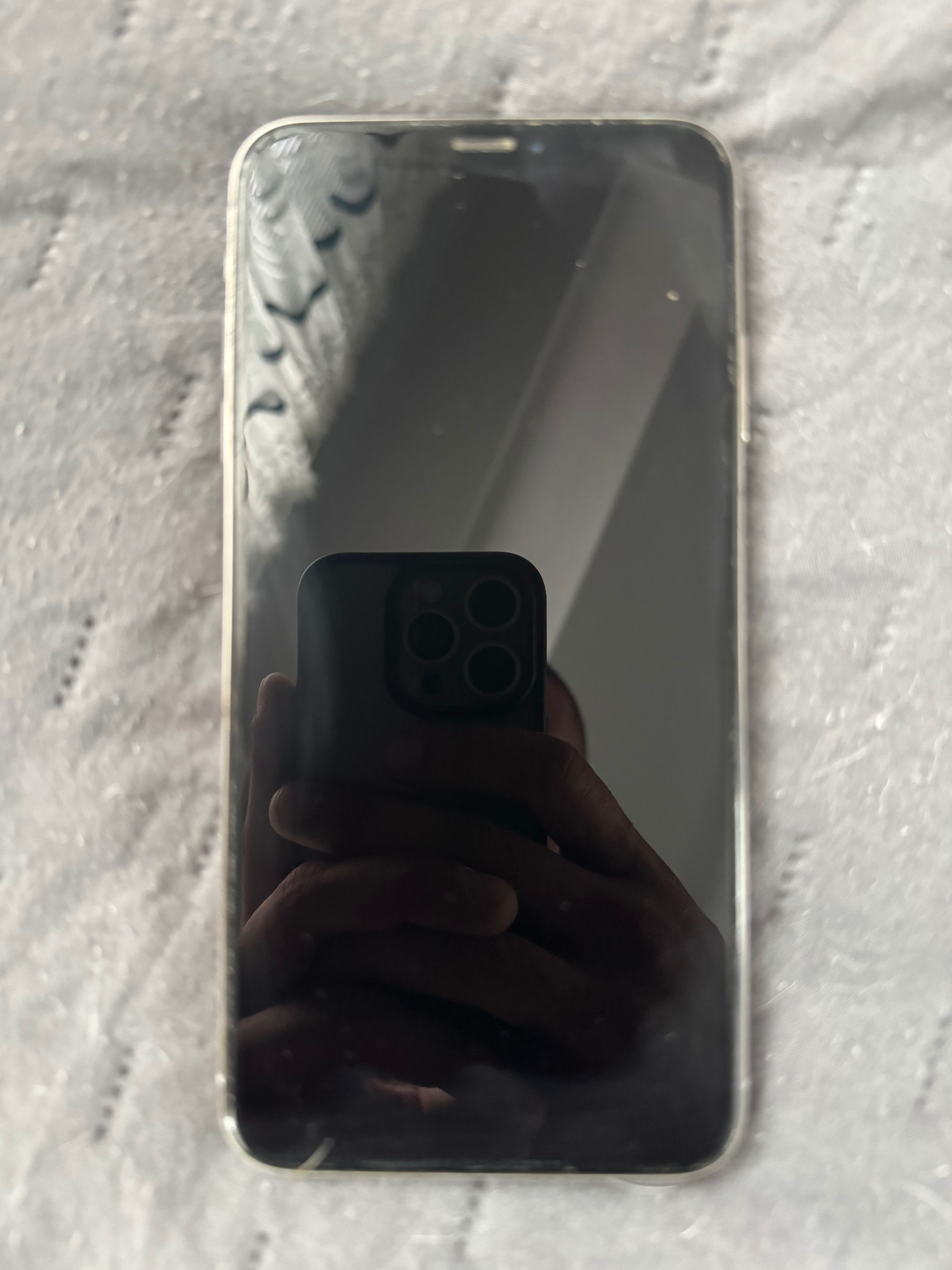 Продавам iPhone XS Max 64GB
