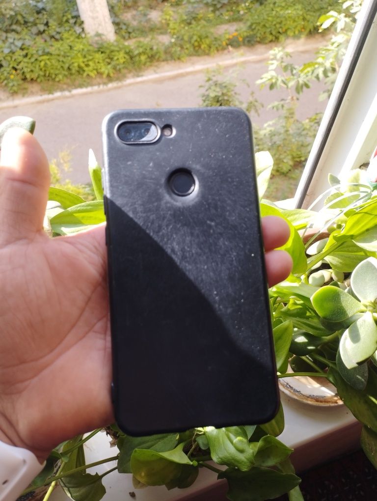 Mi 8 lite 4/64 Samsung j2 prime 8 gb