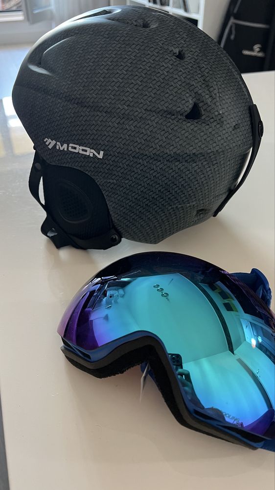 Casca Ski Moon + ochelari cadou