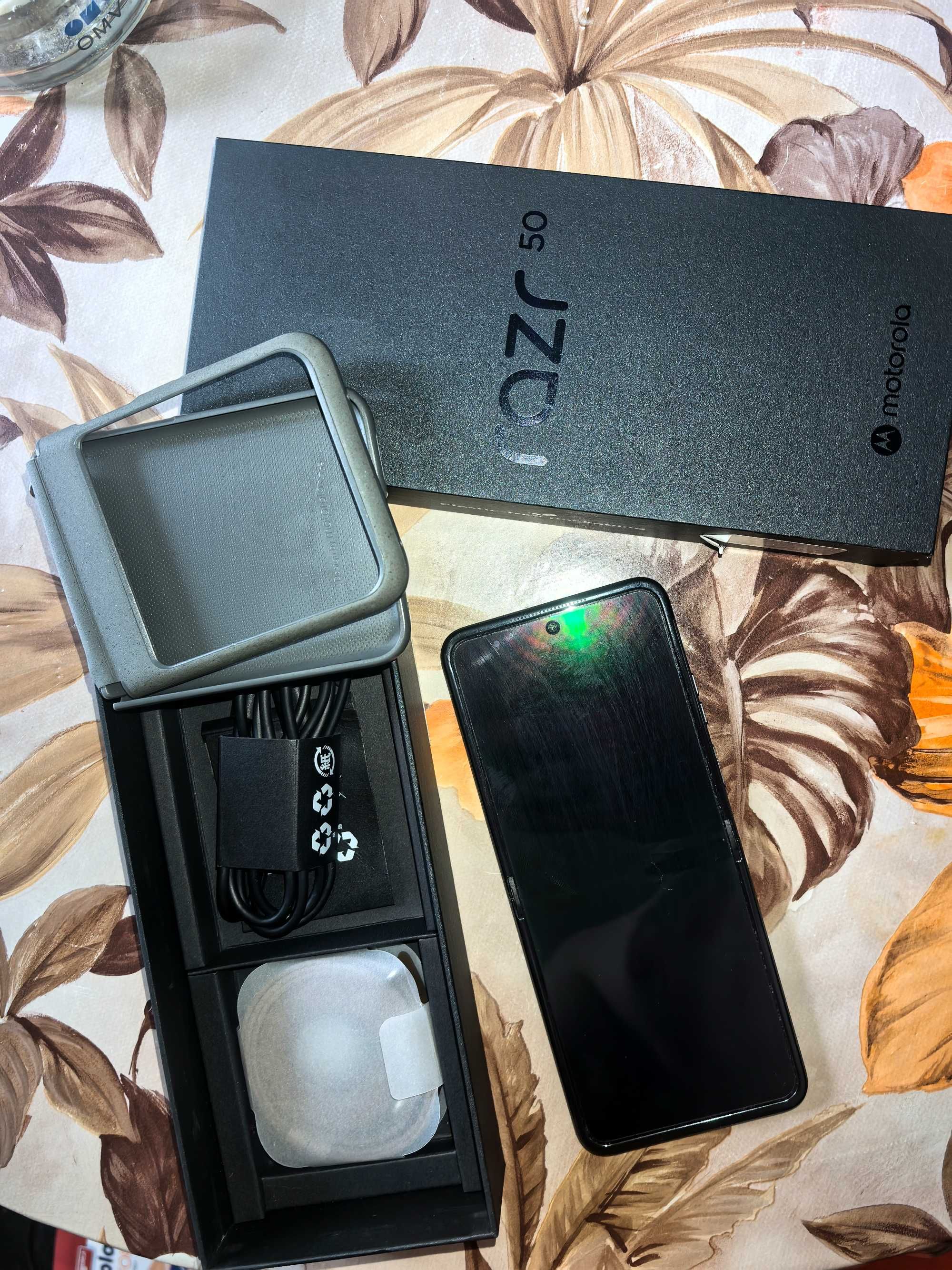 Motorola razr 50 grey 256GB + 8GB RAM