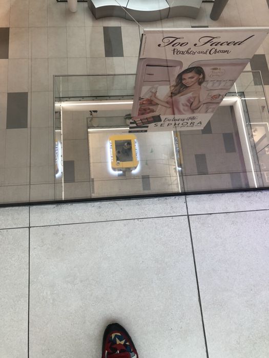 Vand mobilier modular cu led / stand tip insula centru comercial, mall