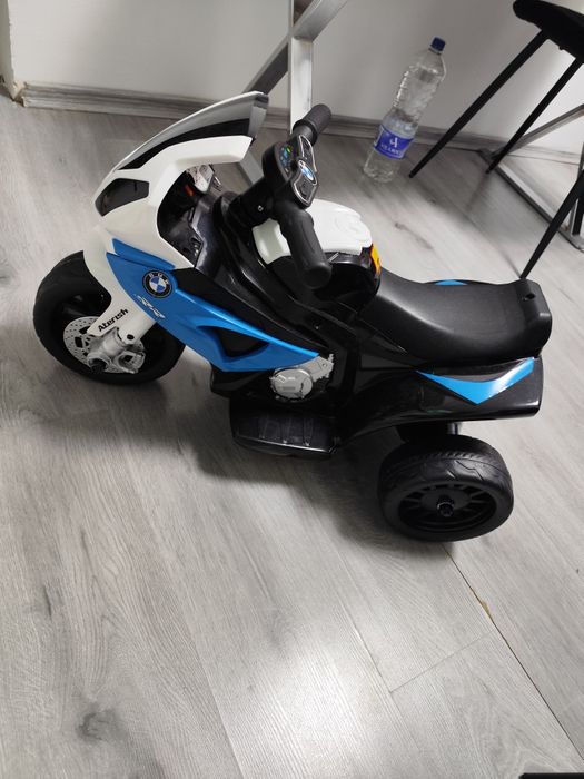 Vând motoreta copii