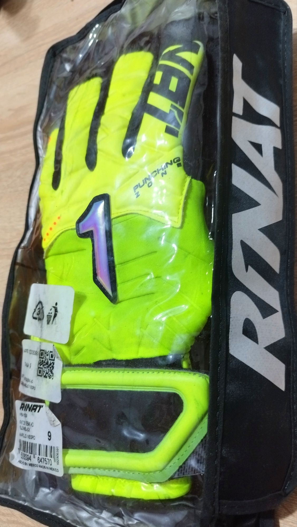 Вратарски ръкавици RINAT