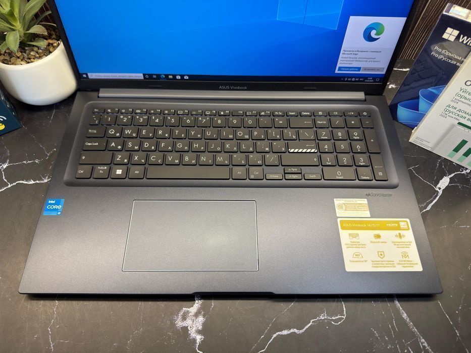 ASUS VivoBook 17 | Core i3-1215U | 8GB RAM | 512GB SSD[23]