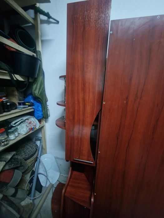 Vând mobila de sufragerie