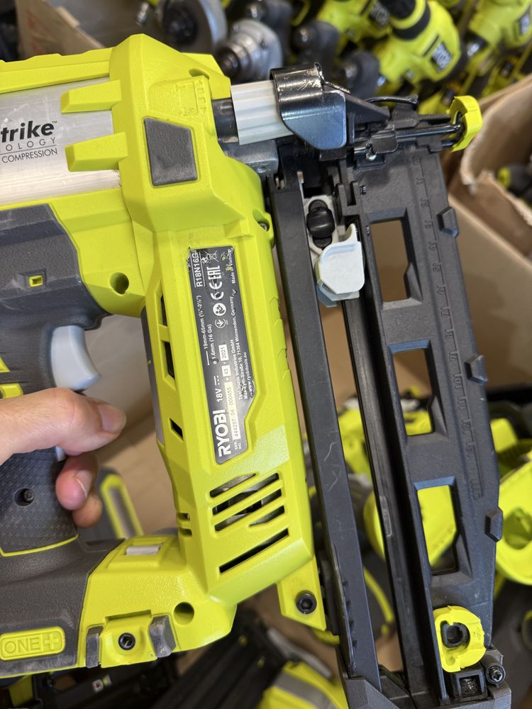 Pistol cu cuie Ryobi profesional 18V Ryobi