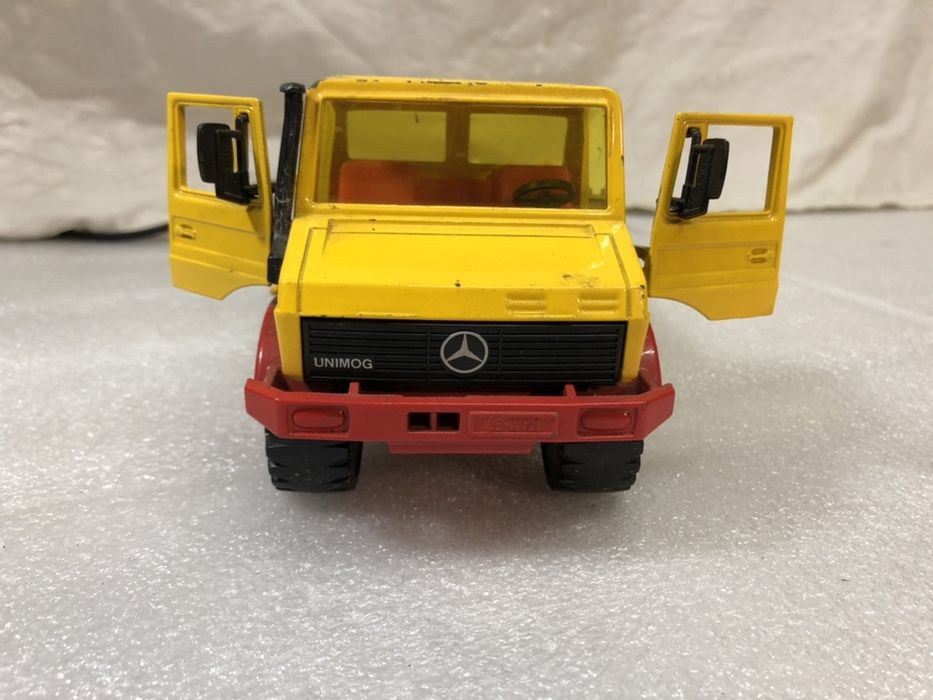 Метално камионче