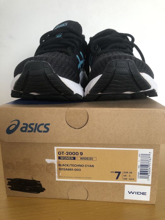 Adidasi ASICS in stare perfecta
