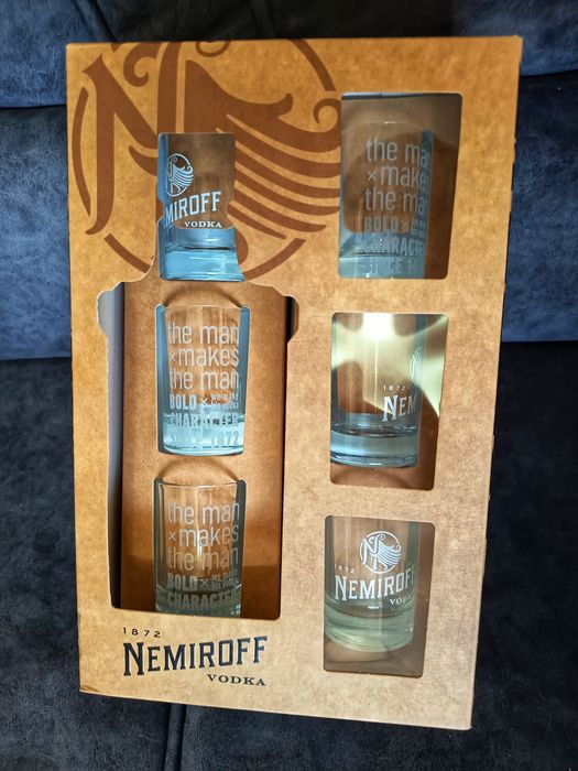 Чаши за водка, чисто нови, оригинални