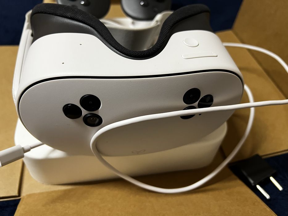 Vand Meta Quest 3s cu garantie