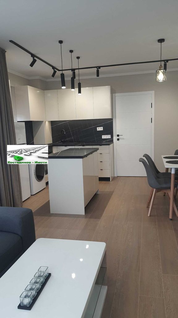 Дава се под наем Двустаен апартамент в Пловдив, Център - 67 кв.м за 663 € - Снимка #6