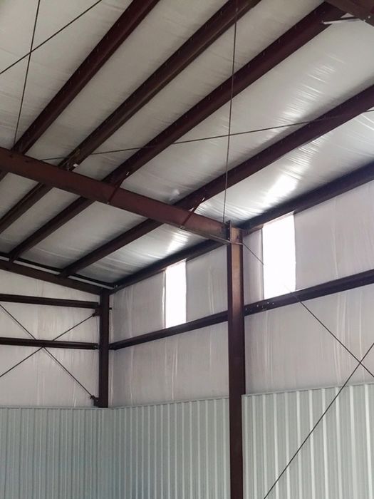 Vand hala metalica 11m x 23m complecta cu panou sandwich