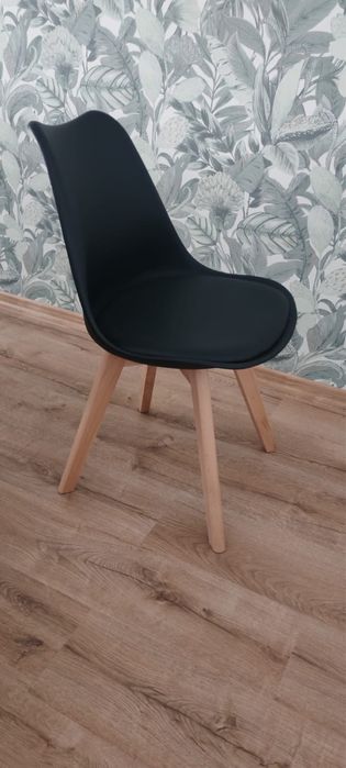 Scaune imitatie piele cu lemn