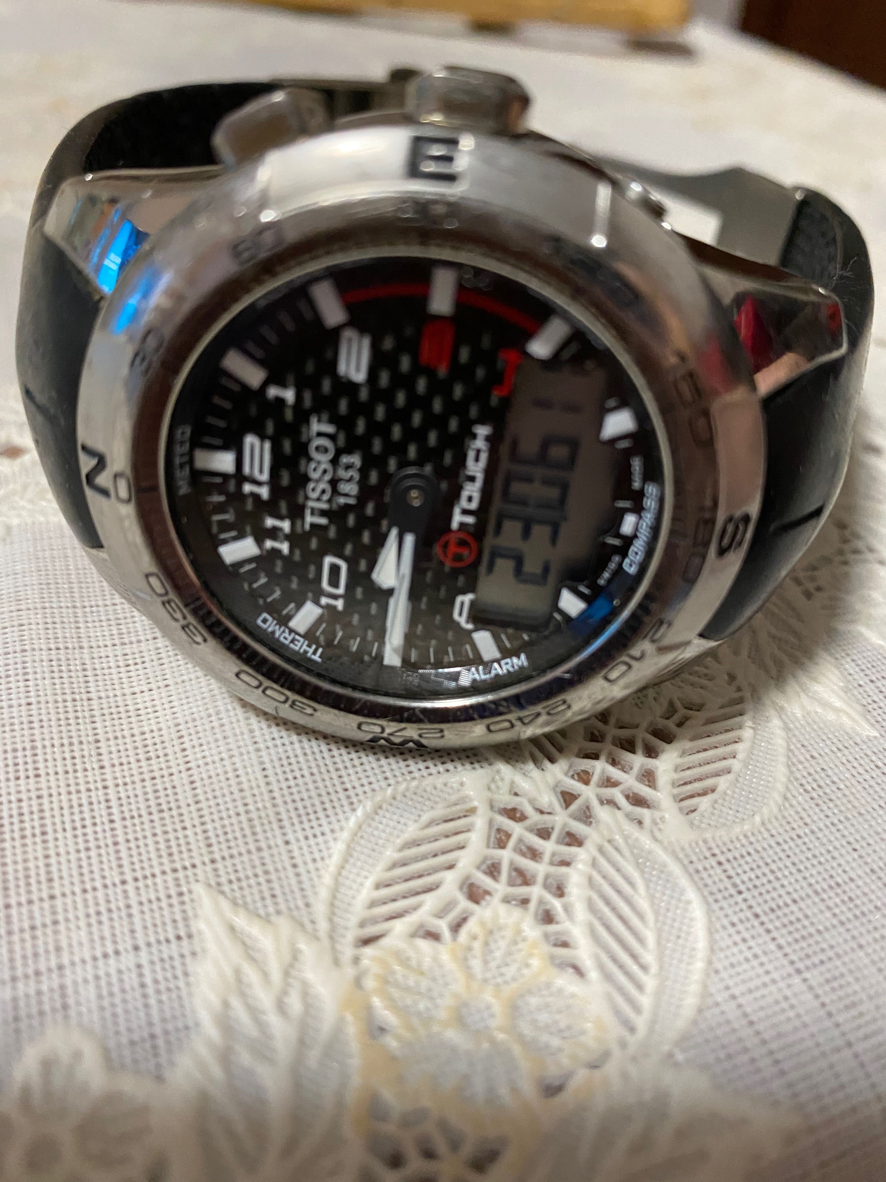 Часовник Tissot T-touch Titanium