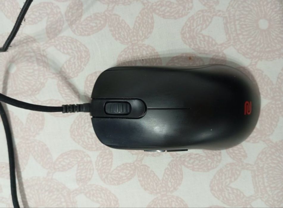 Продаю мышки zowie s1