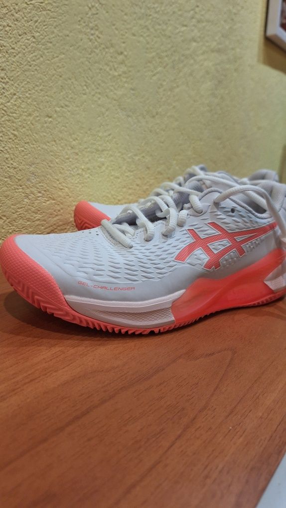 Маратонки Asics в перфектно състояние