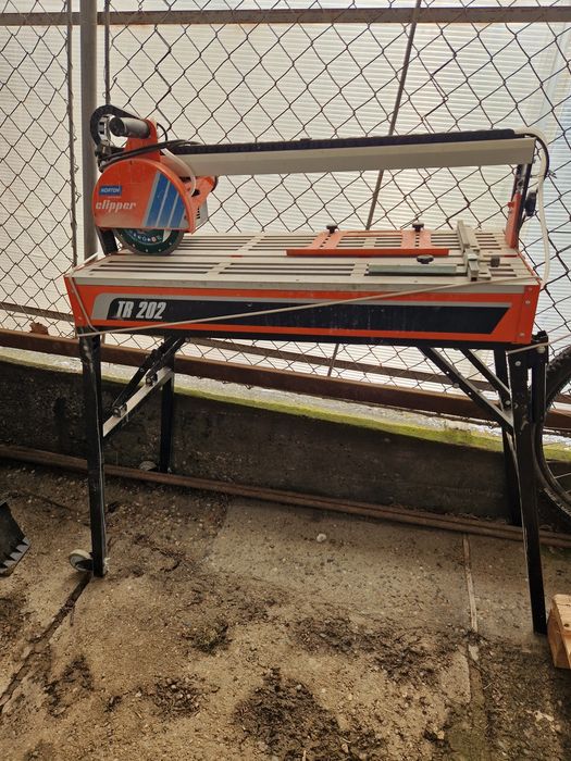 Inchirieri  Betoniera, Masina de taiat gresie cu apa, Scule de mana.