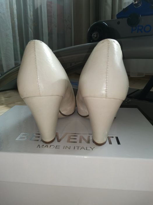 Pantofi eleganti din piele naturala - marime 36