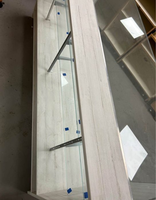 Стъклена витрина / щанд за магазин, салон или заведение