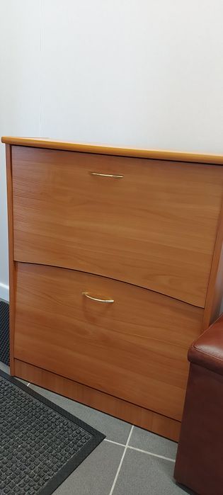 Продам тумбу обувницу