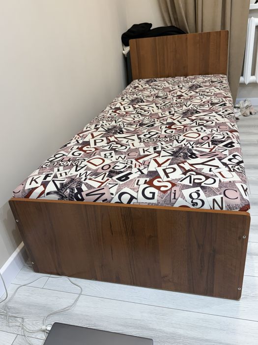 Продам кровать 85/200 в хорошем состояний