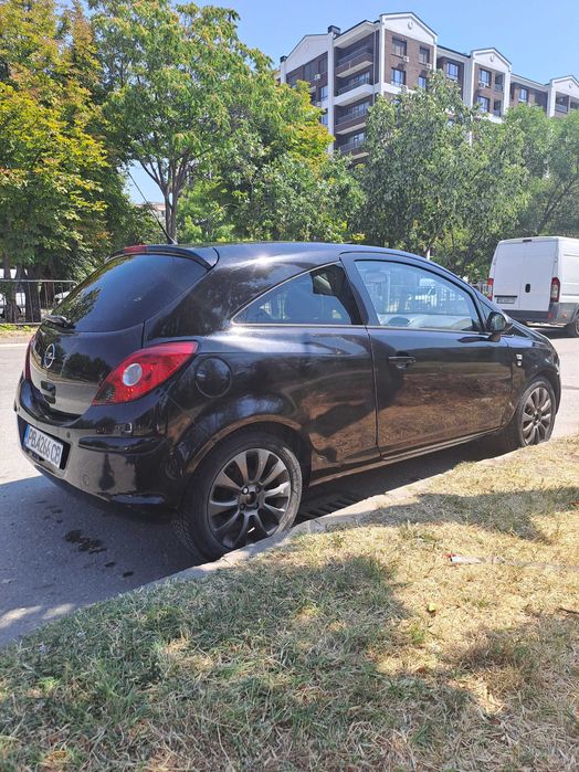 Opel Corsa D - 2010 г.