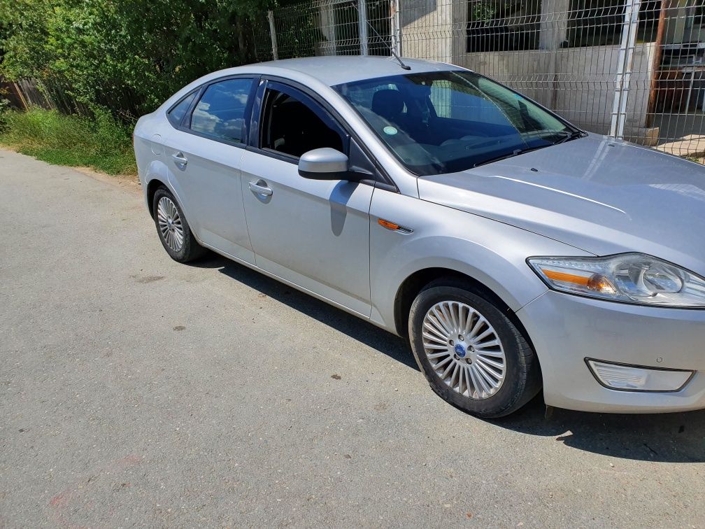 Dezmembrez ford mondeo 1.8 tdci