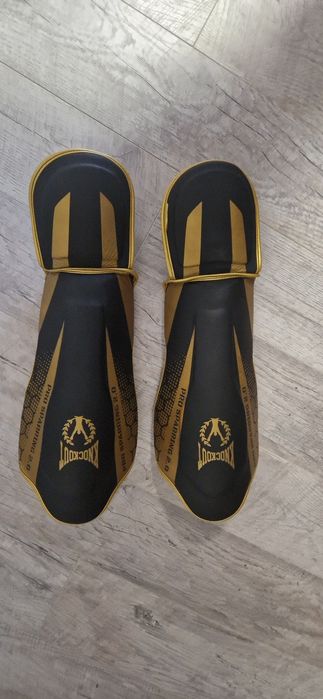 Vând echipament pentru kickboxing