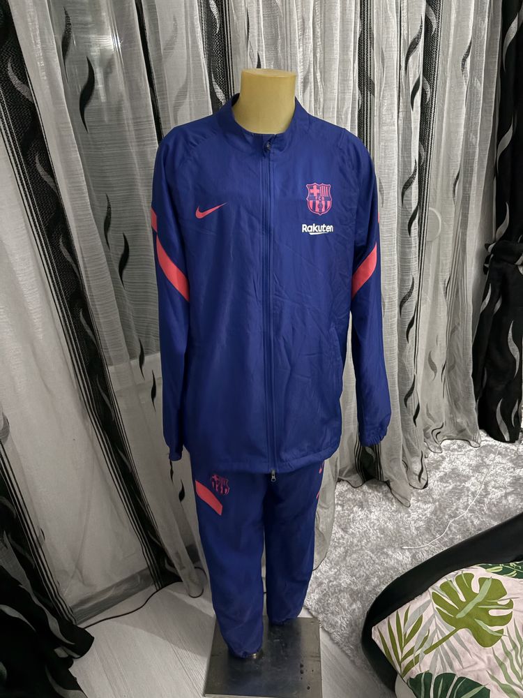 Jordan x PSG & Nike x Barcelona анцузи