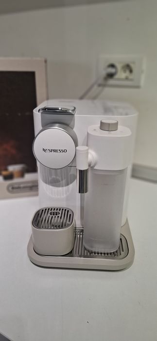 Espressor Nespresso by De'Longhi Gran Lattissima