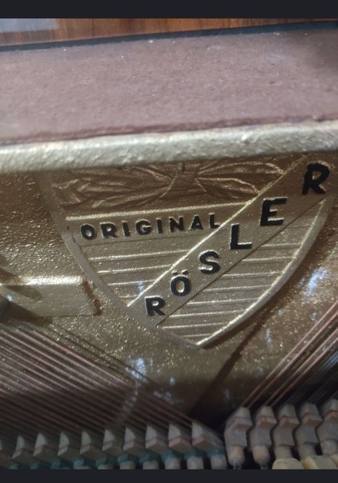 Pianino.  Rösler