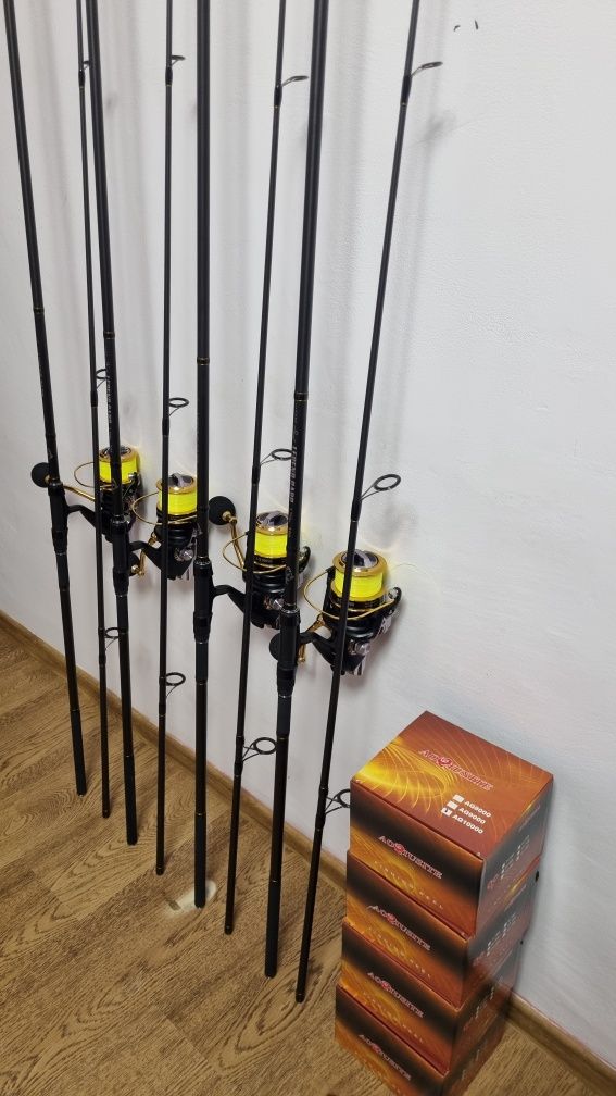 SET 4 Lansete FL LEGEND CARP 3.90 3.75 Lbs + 4 Mulinete AQUASITE 10000