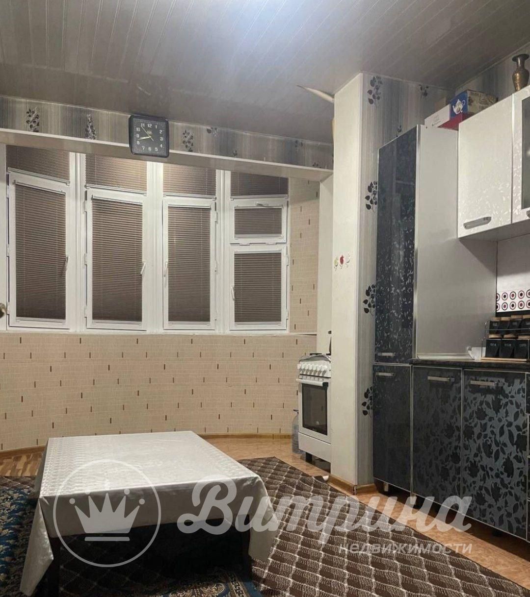 Продаётся 4-комнатная квартира на Себзаре