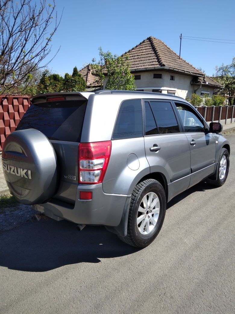 Suzuki grand vitara 1.9D 4x4 cu reductor