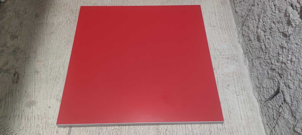 Blat 68,5 x 68,5 cm din PAL rezistent, pentru masa