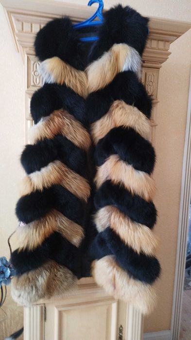 Продам жилет из лисы