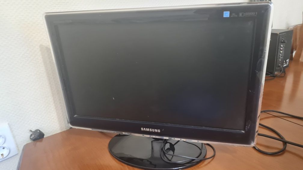 Монитор Samsung Synsmaster p2070