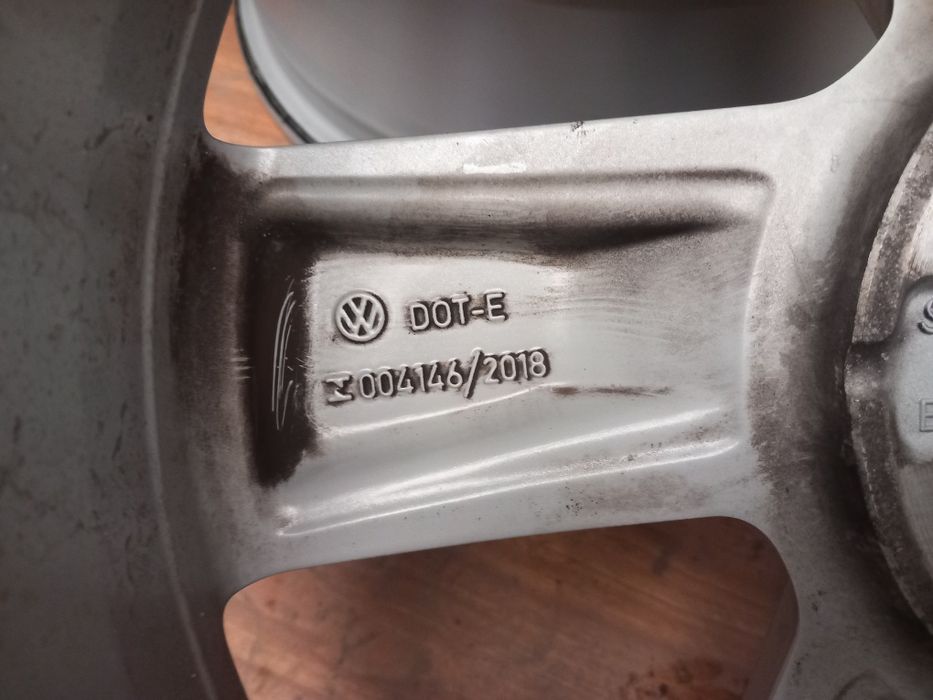 Jante vw r17  T Cross 5x100 et 39