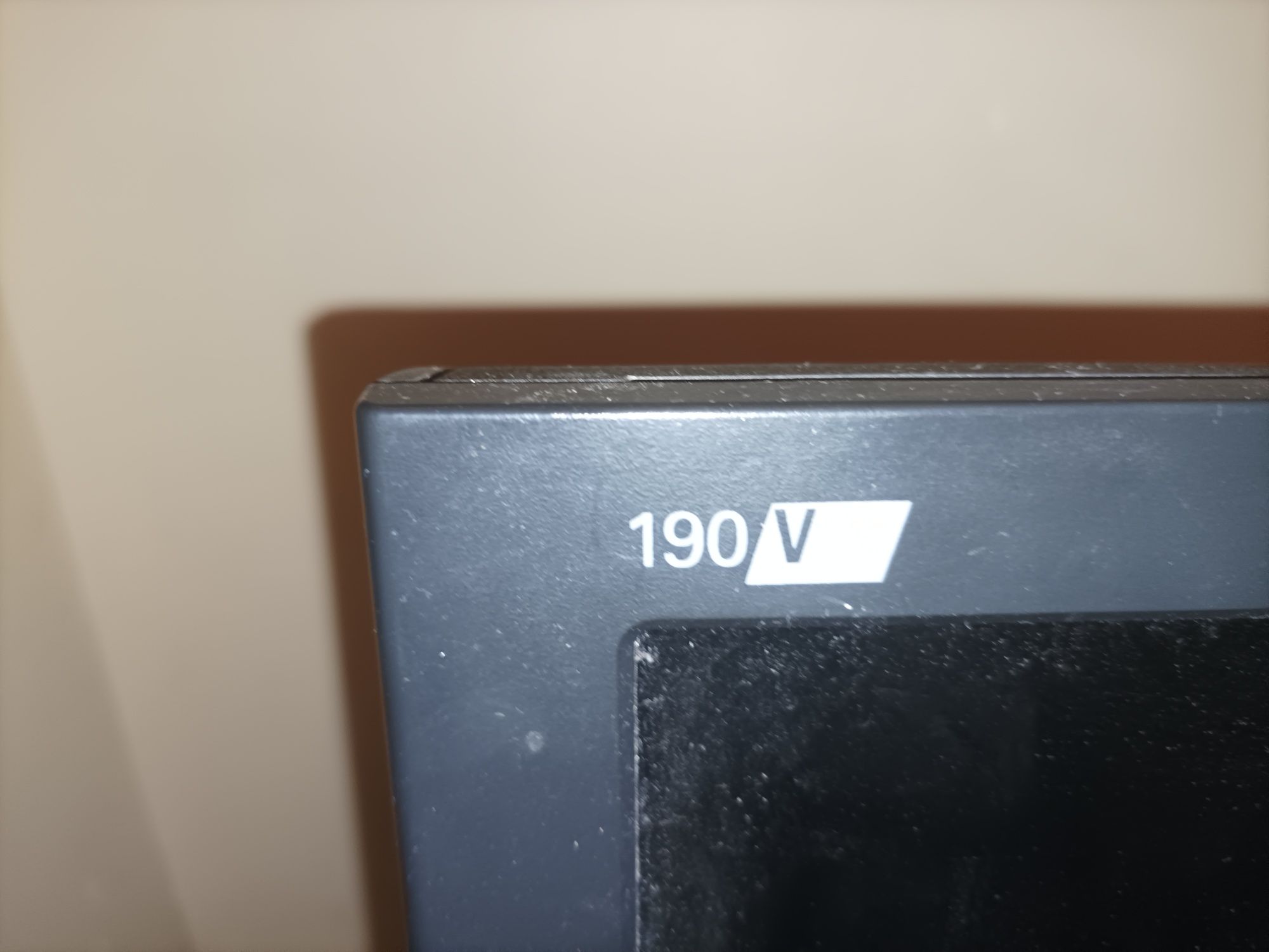 Плосък LCD монитор Филипс за компютър