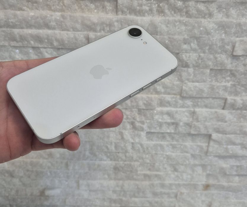 iPhone 16e 128GB. White Bateria 100%