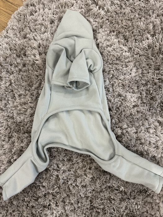 Salopetă pentru câini/pisici nouă